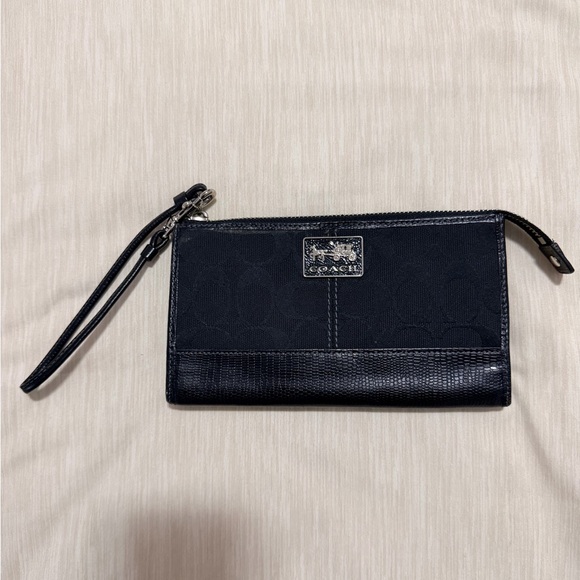 Coach Handbags - Coach Signature Wristlet